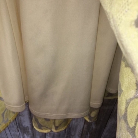 Francesca's Yellow Floral Midi Skirt - Picture 4 of 4